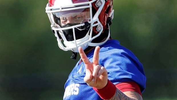 Spencer Rattler - fingers